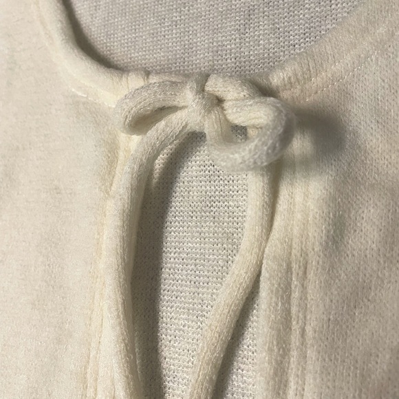 Long sleeve Tie Top- Ivory L - Picture 3 of 3
